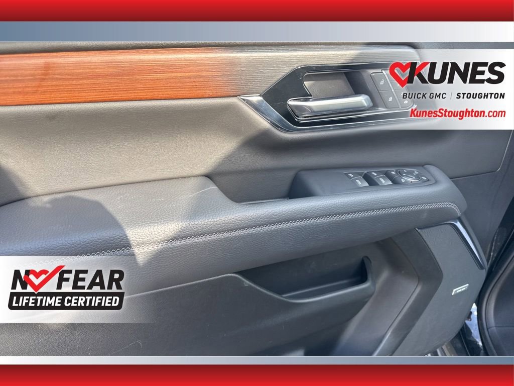 Used 2025 GMC Yukon XL Denali AWD/4WD image 19