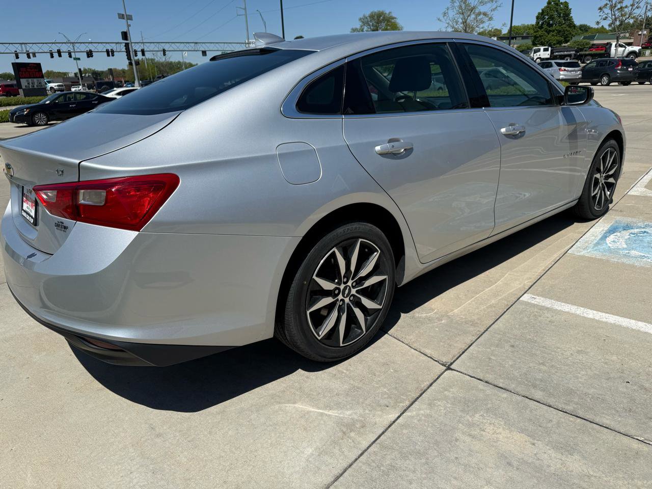 Used 2018 Chevrolet Malibu LT FWD image 6