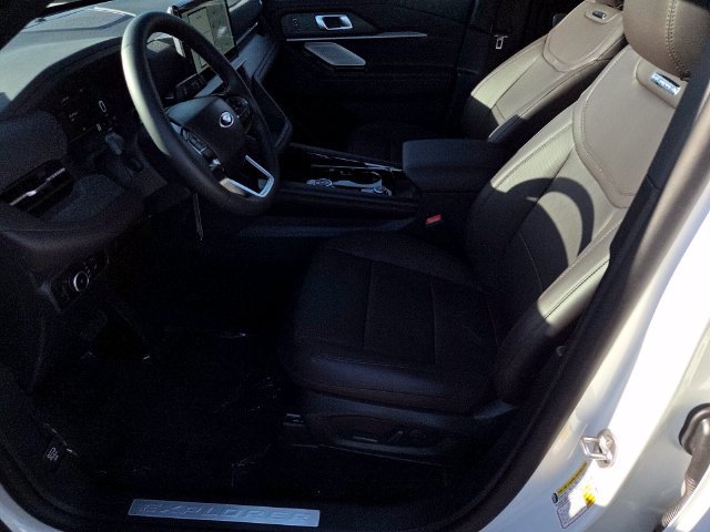 New 2026 Ford Explorer Platinum RWD image 6