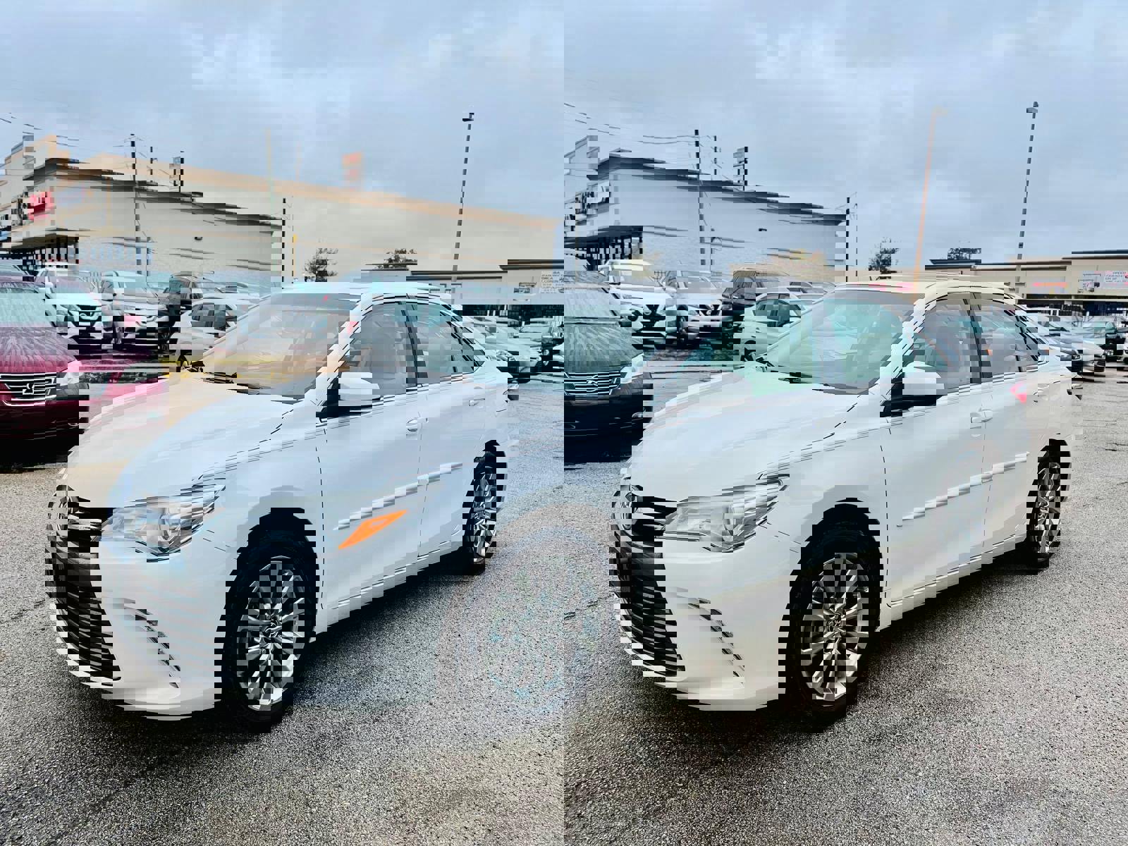 Used 2015 Toyota Camry XLE w/ Moonroof Package image 1