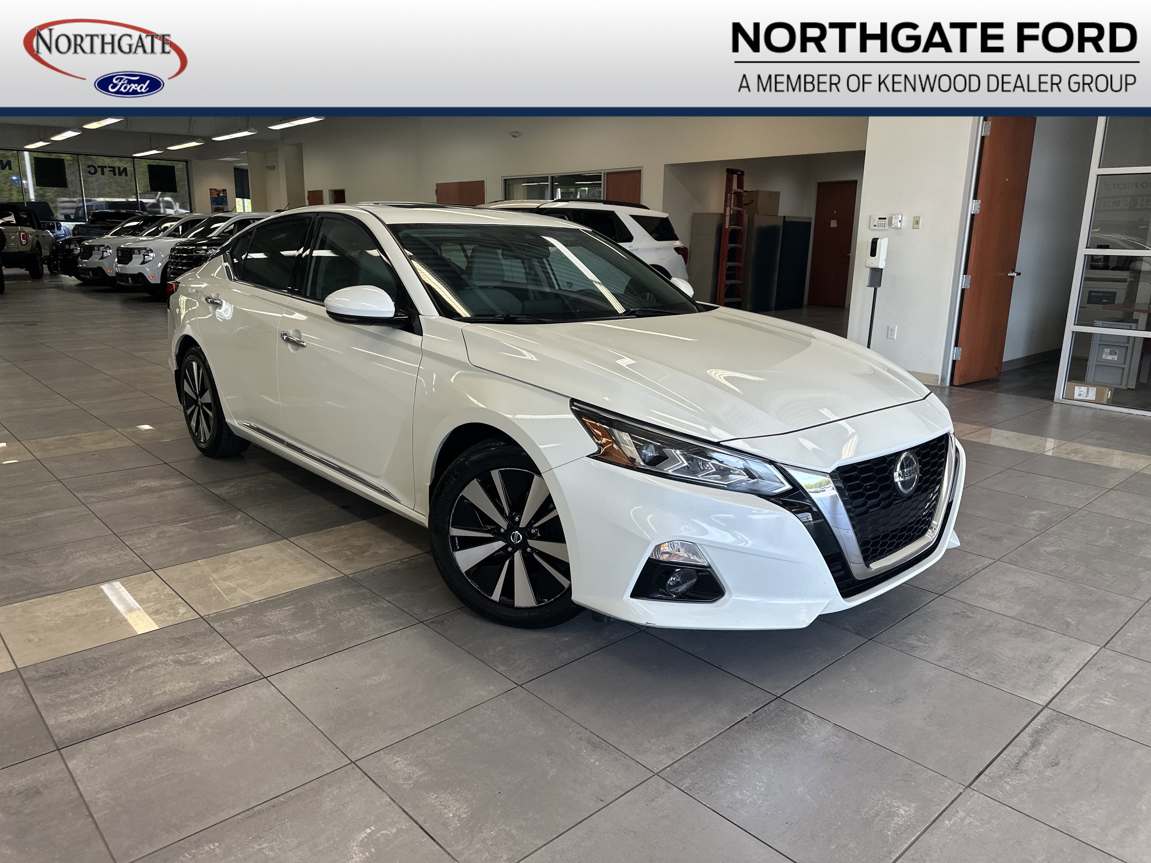Used 2021 Nissan Altima 2.5 SL image 1