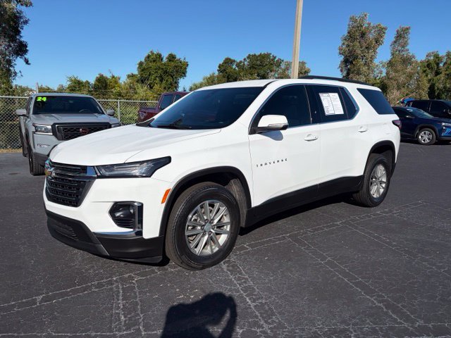 Used 2023 Chevrolet Traverse LT FWD image 3