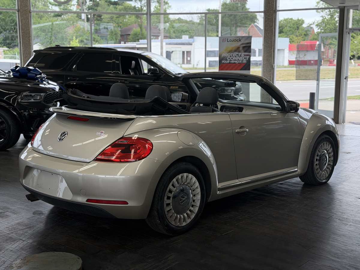 Used 2013 Volkswagen Beetle 2.5 FWD image 9