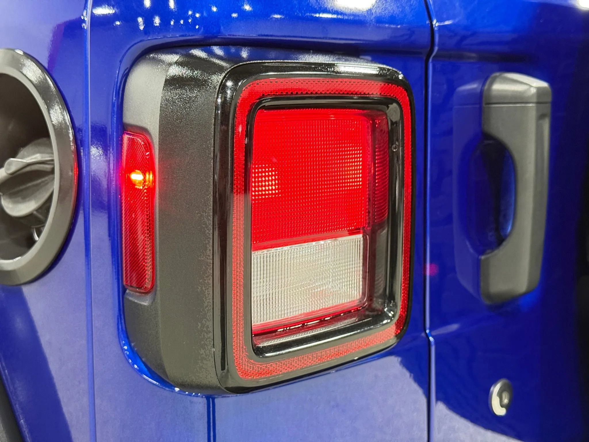 Used 2018 Jeep Wrangler Unlimited Sport S image 68