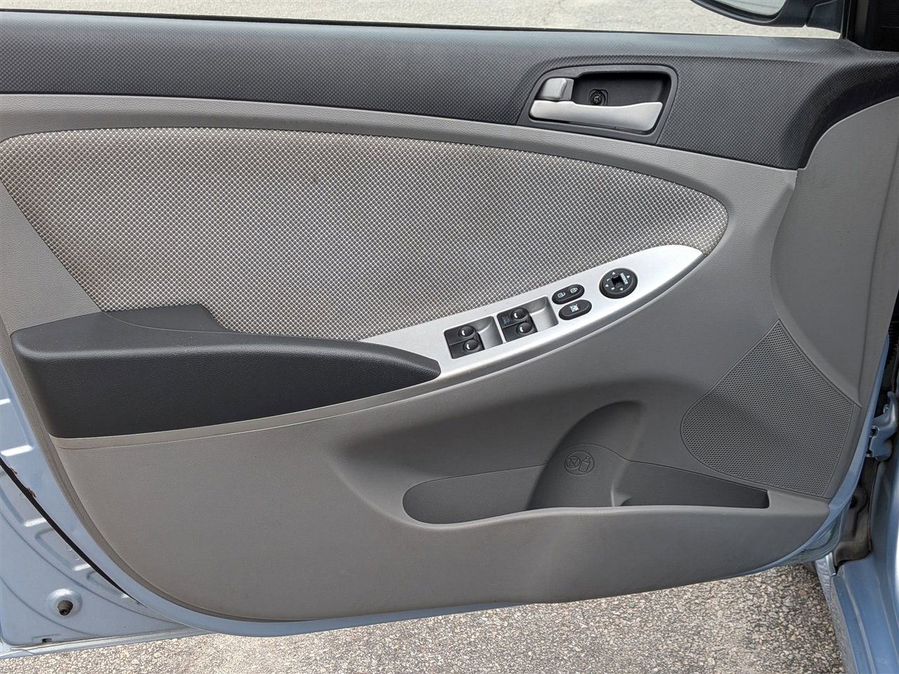 Used 2013 Hyundai Accent GS image 4