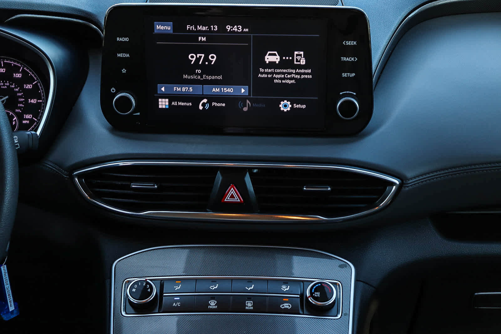 Used 2023 Hyundai Santa Fe SE image 14