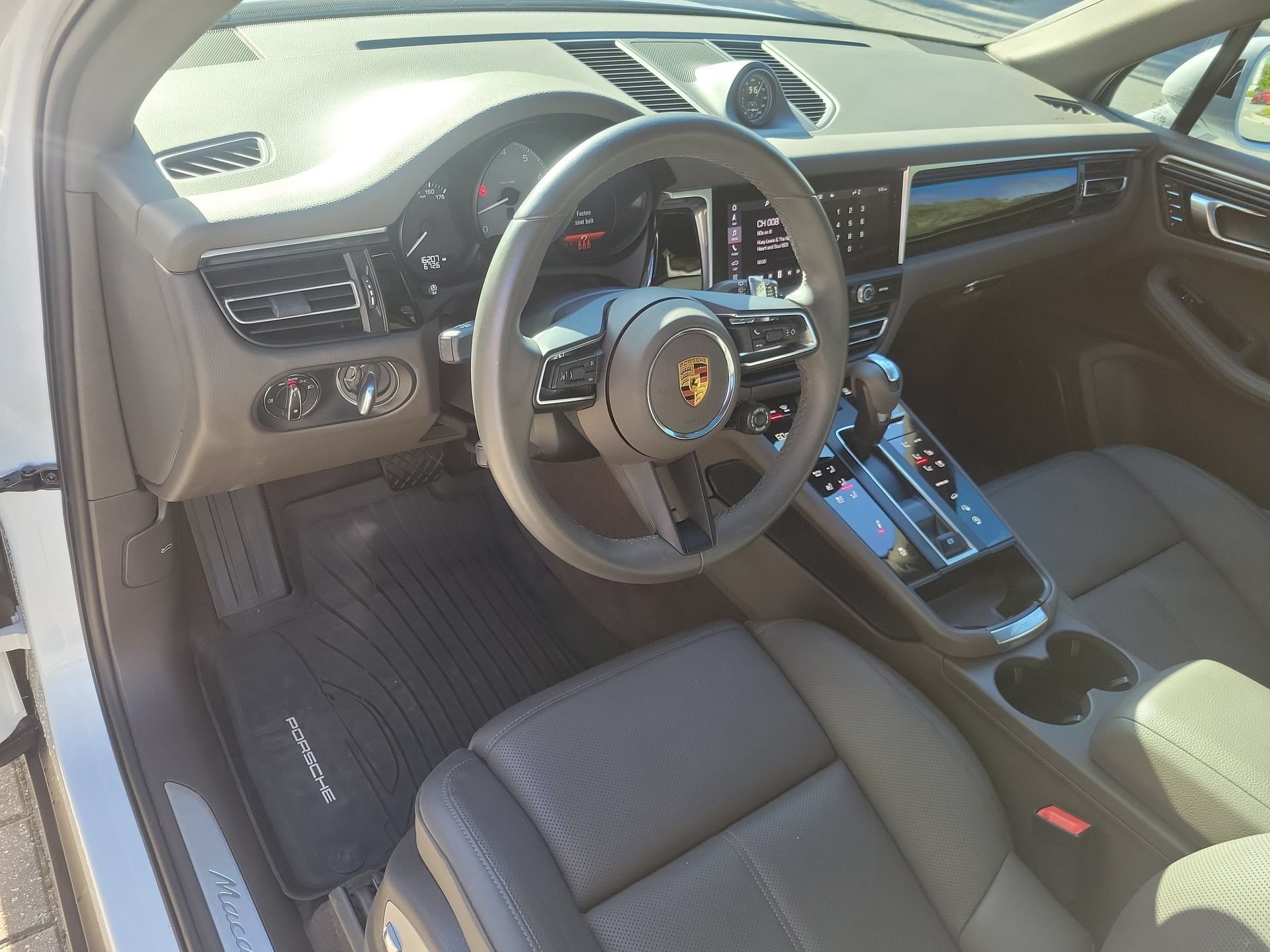 Used 2023 Porsche Macan S AWD/4WD image 22