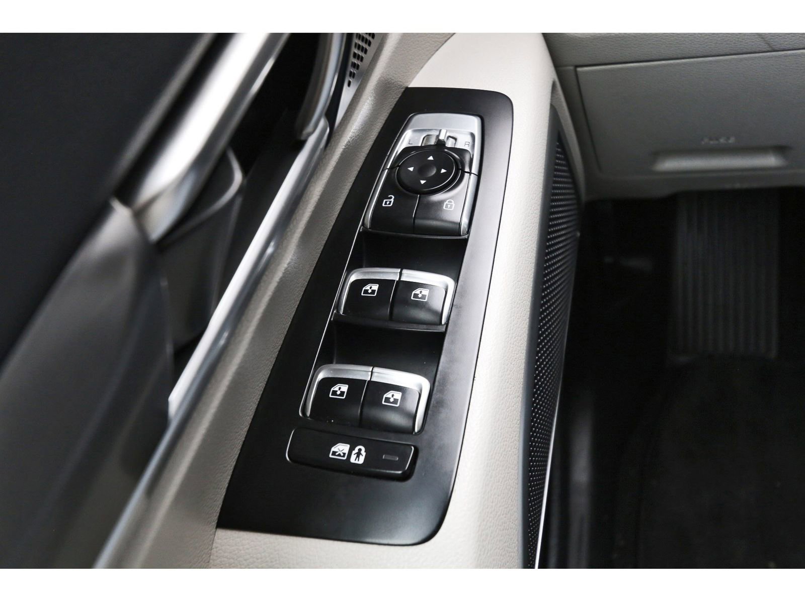 Used 2023 Kia Telluride S AWD/4WD image 23