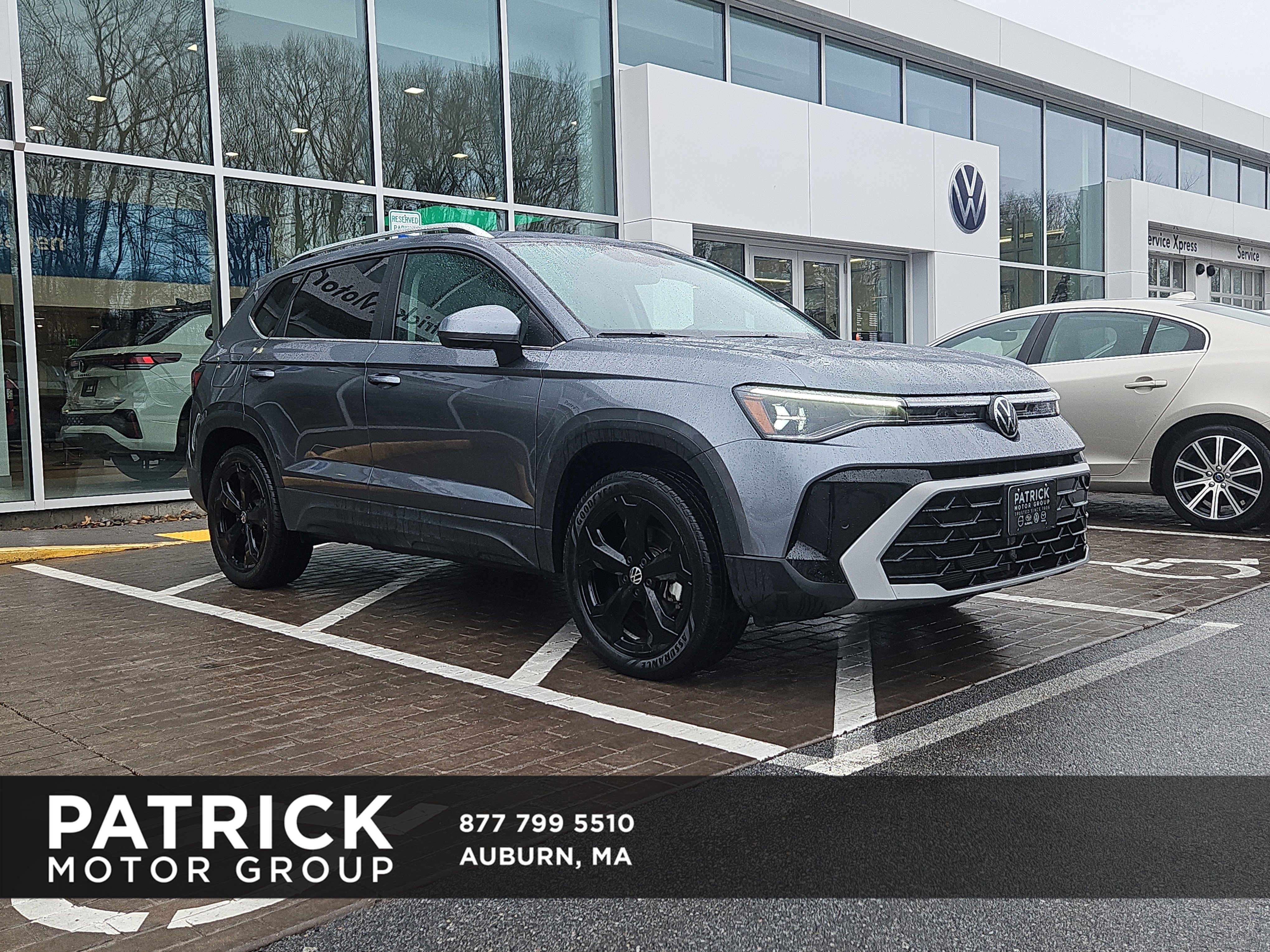 Used 2025 Volkswagen Taos SEL image 1