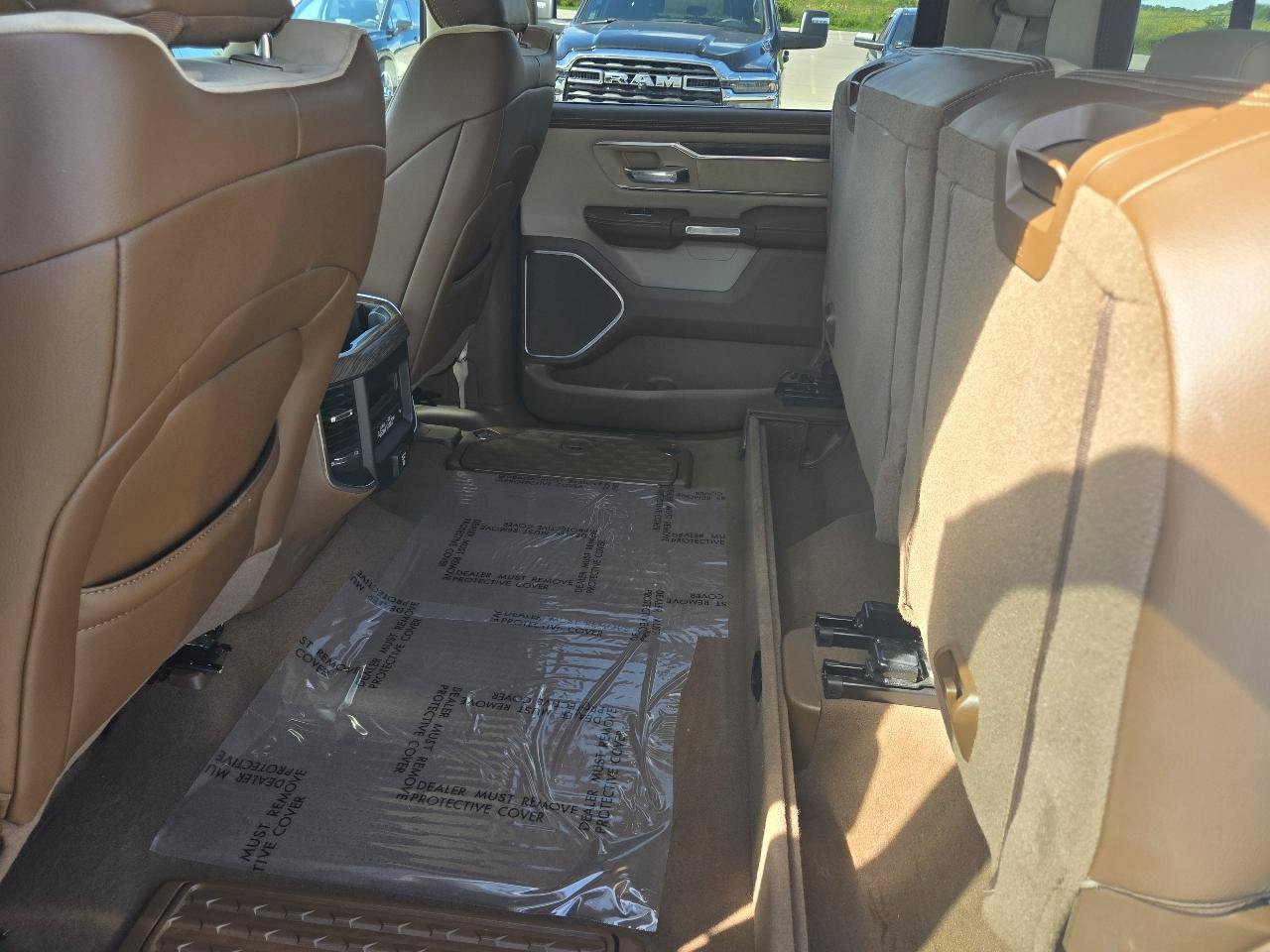 Used 2019 RAM 1500 Laramie AWD/4WD image 27