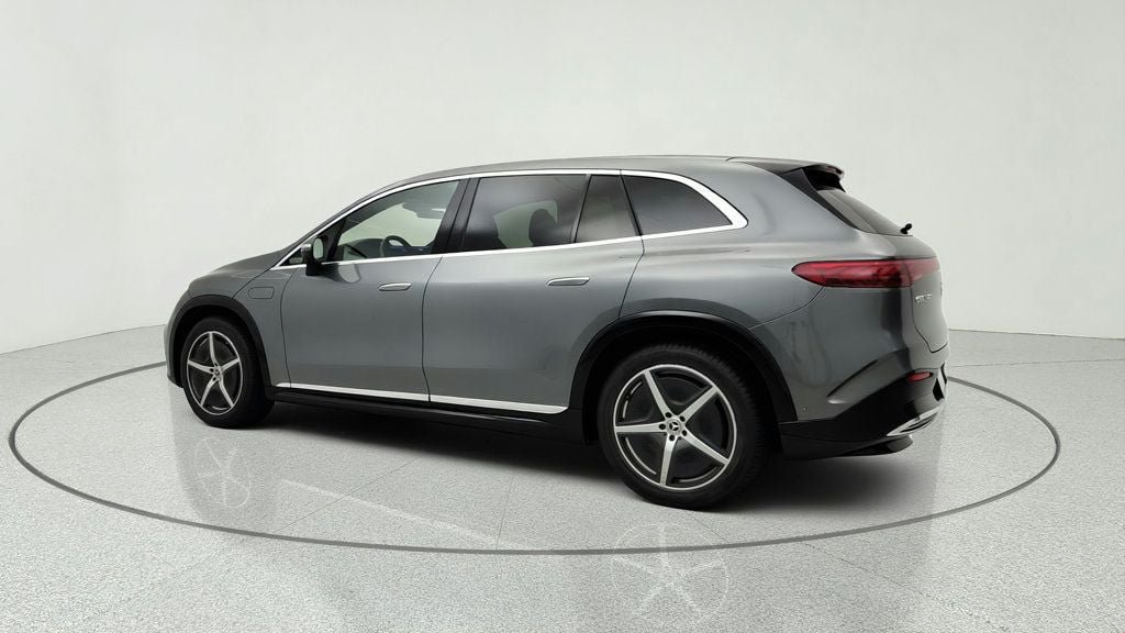 Used 2023 Mercedes-Benz EQS 580 4MATIC SUV image 7