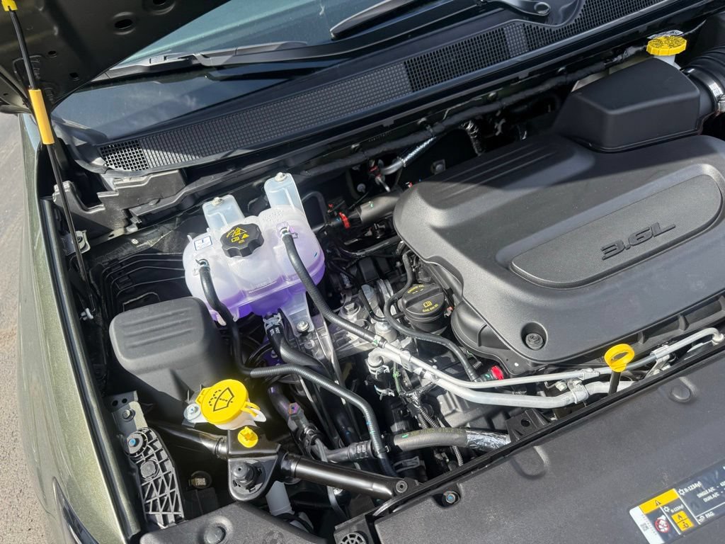 New 2027 Chrysler Pacifica Select FWD image 69