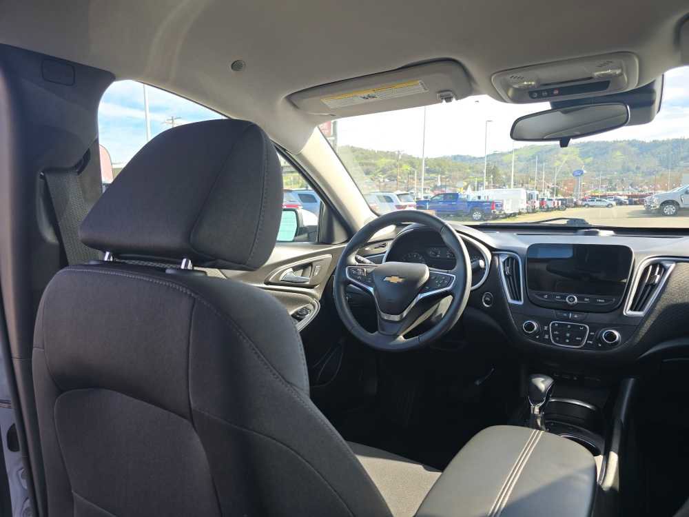 Used 2024 Chevrolet Malibu LT w/ Sport Edition image 10