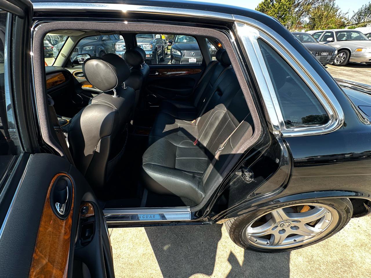 Used 2003 Jaguar XJ8 RWD image 26
