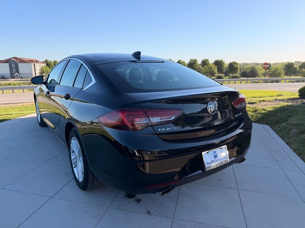 Used 2018 Buick Regal Preferred w/ Sights and Sounds Package FWD image 3