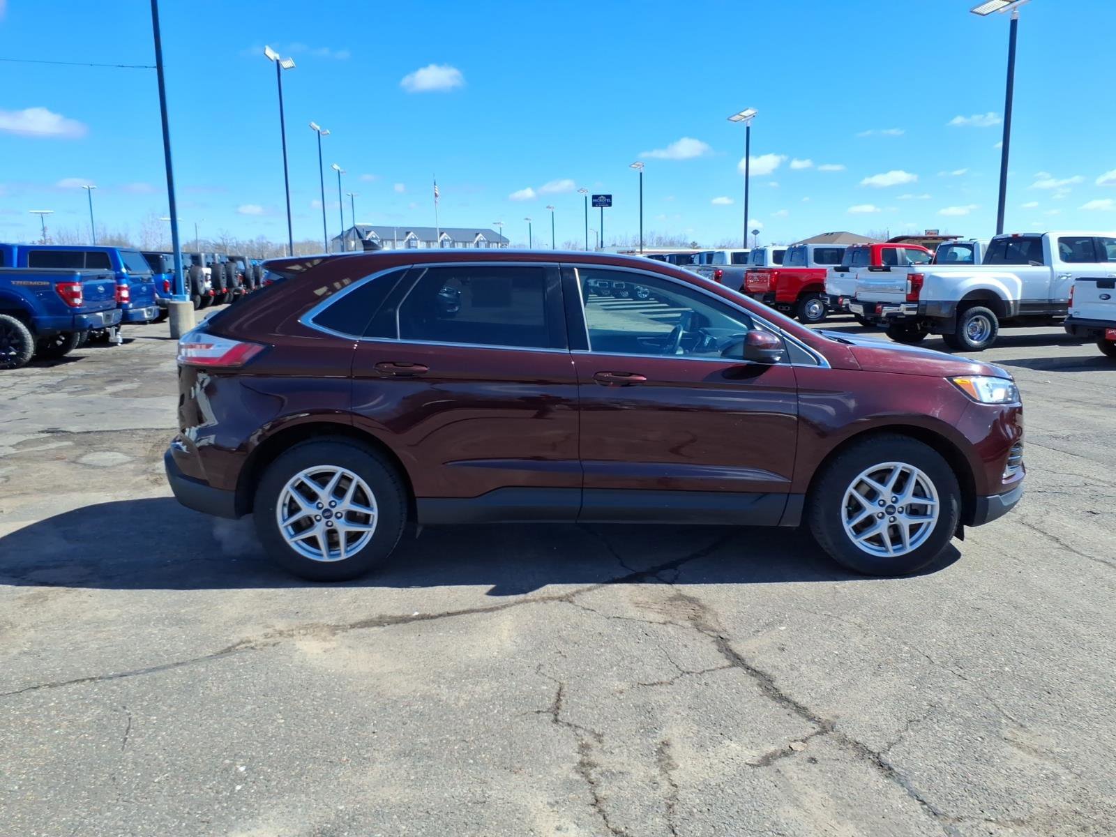 Used 2021 Ford Edge SEL w/ Convenience Package image 7