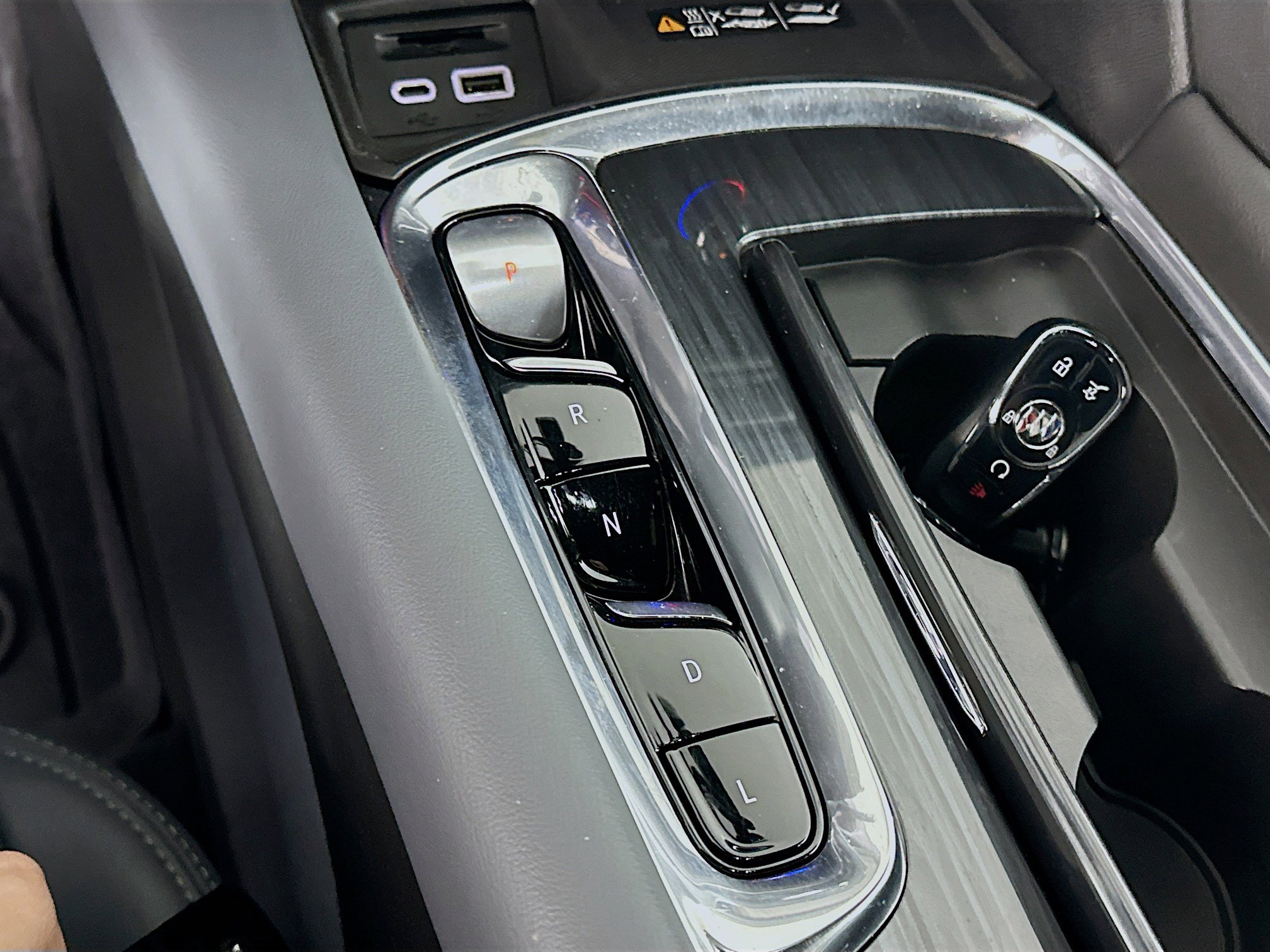 Used 2024 Buick Enclave Essence w/ LPO, Floor Liner Package image 25