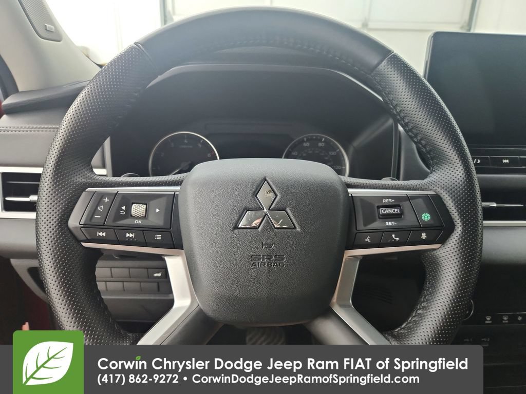 Used 2025 Mitsubishi Outlander SE AWD/4WD image 21
