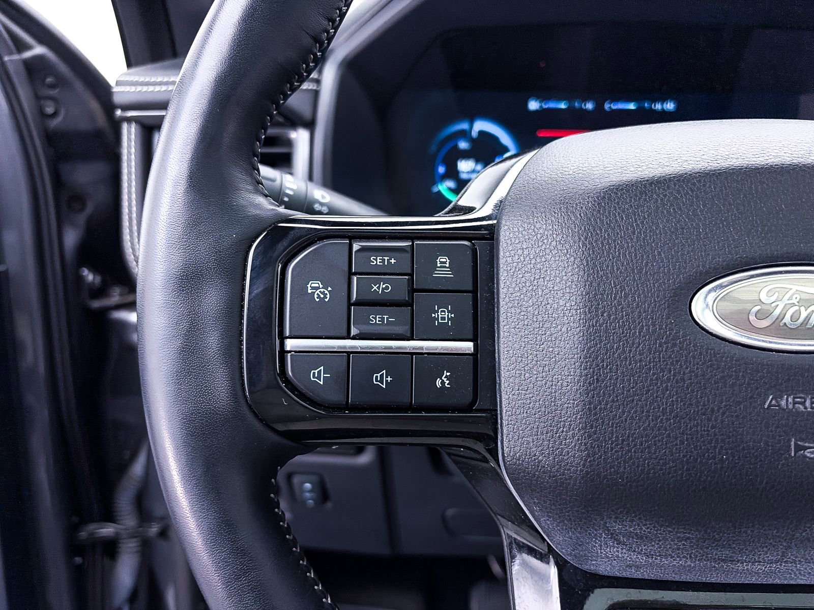 Used 2023 Ford F150 Lightning Platinum AWD/4WD image 35