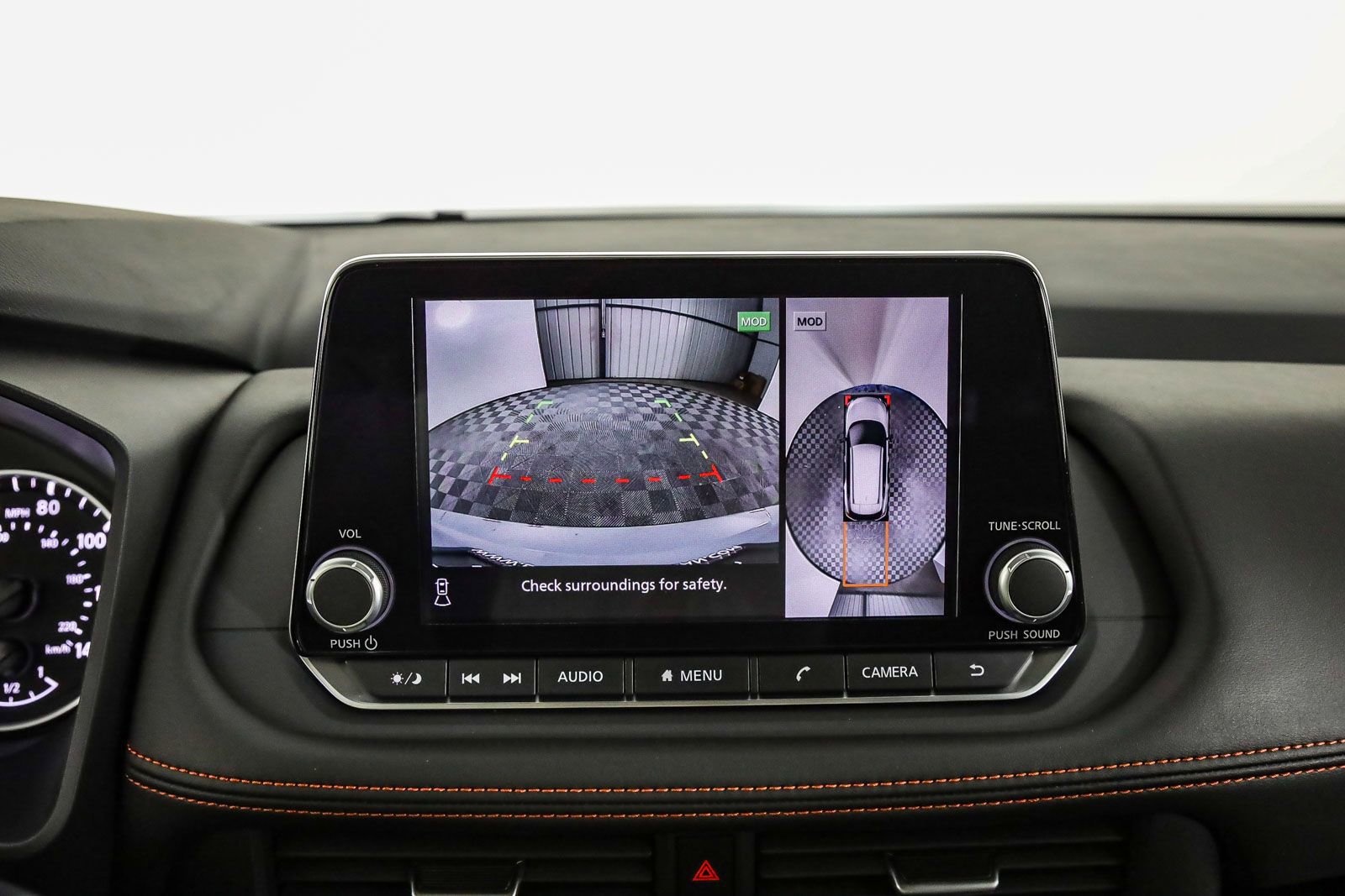 Certified 2025 Nissan Rogue SV image 28