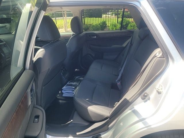 Used 2019 Subaru Outback 3.6R Limited AWD/4WD image 14