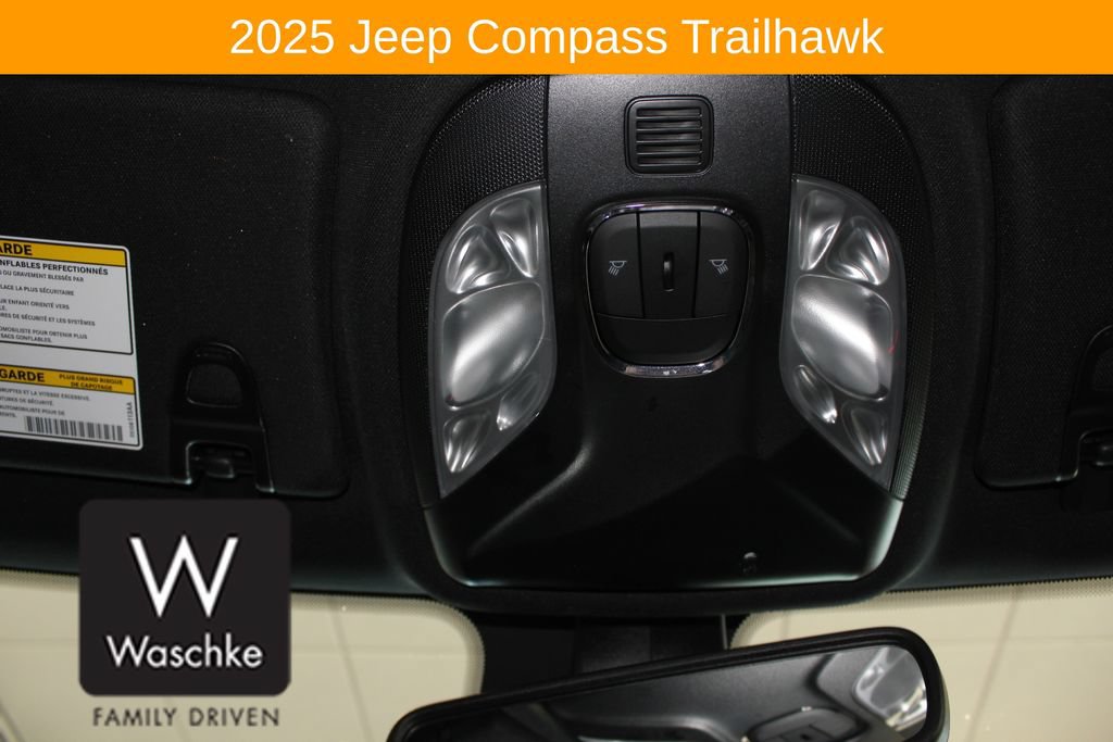 Used 2025 Jeep Compass Trailhawk w/ Trailhawk Convenience Group AWD/4WD image 58