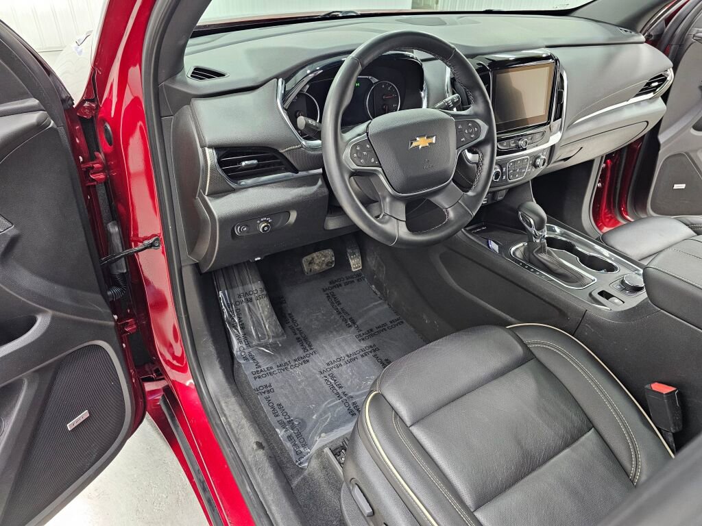 Used 2023 Chevrolet Traverse Premier image 37