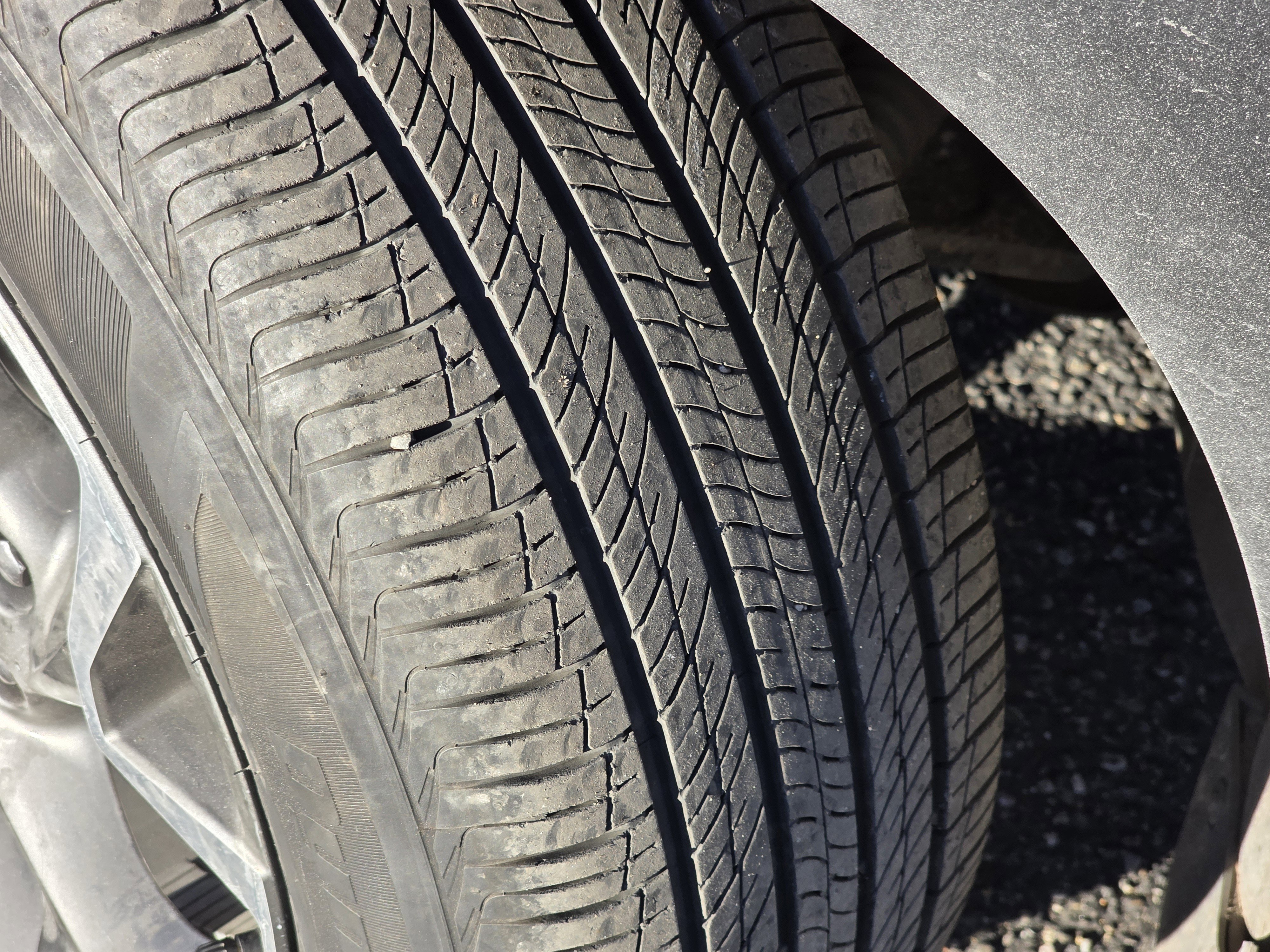 Used 2025 Chevrolet Trax LT w/ LT Convenience Package image 3