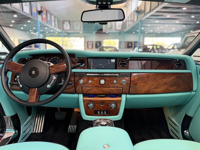 Used 2013 Rolls-Royce Phantom Drophead Coupe RWD image 16