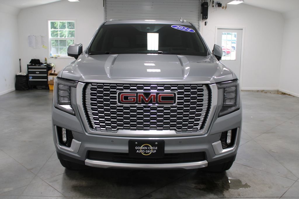 Used 2024 GMC Yukon Denali w/ Denali Reserve Package AWD/4WD image 3
