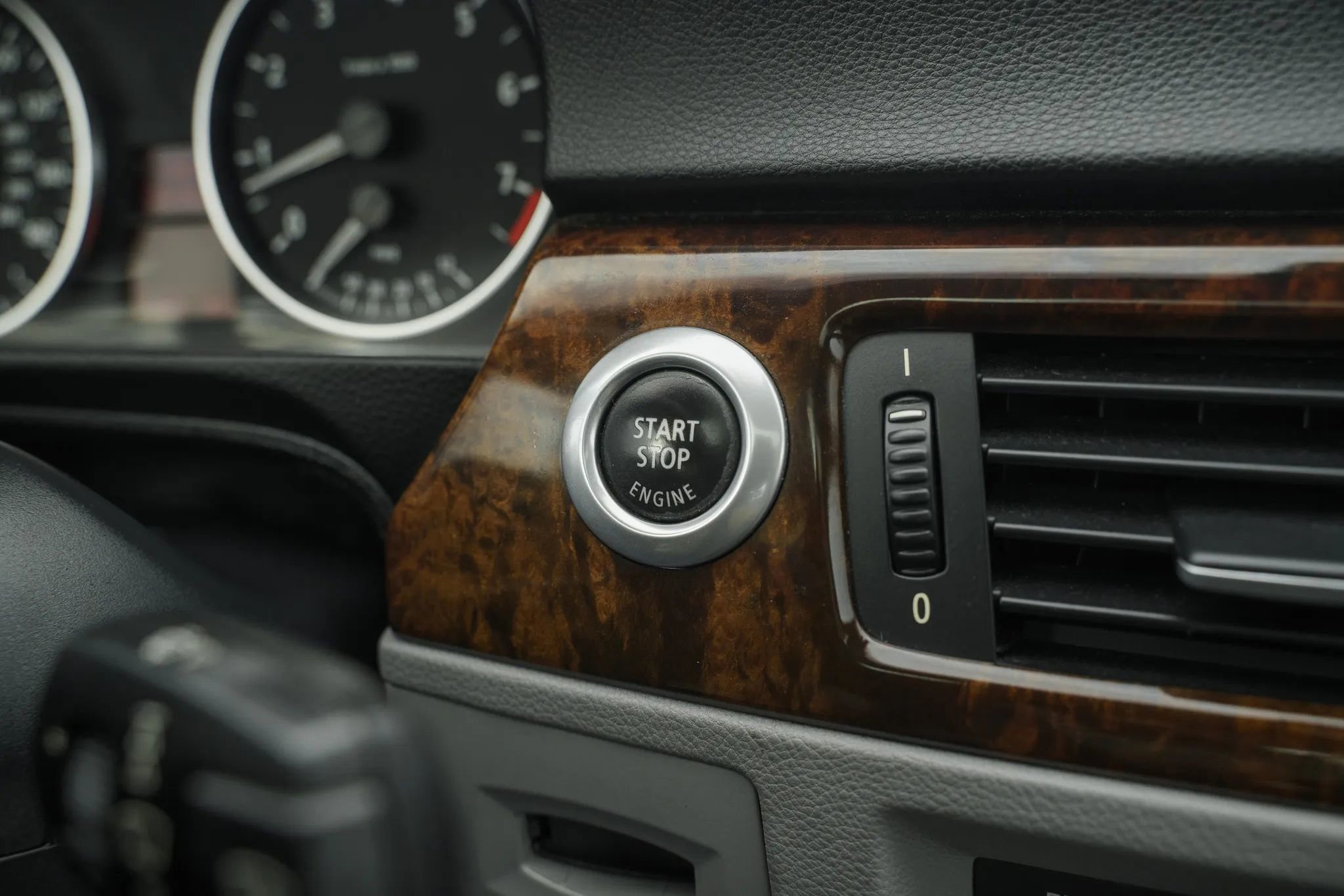 Used 2006 BMW 325i Sedan image 19