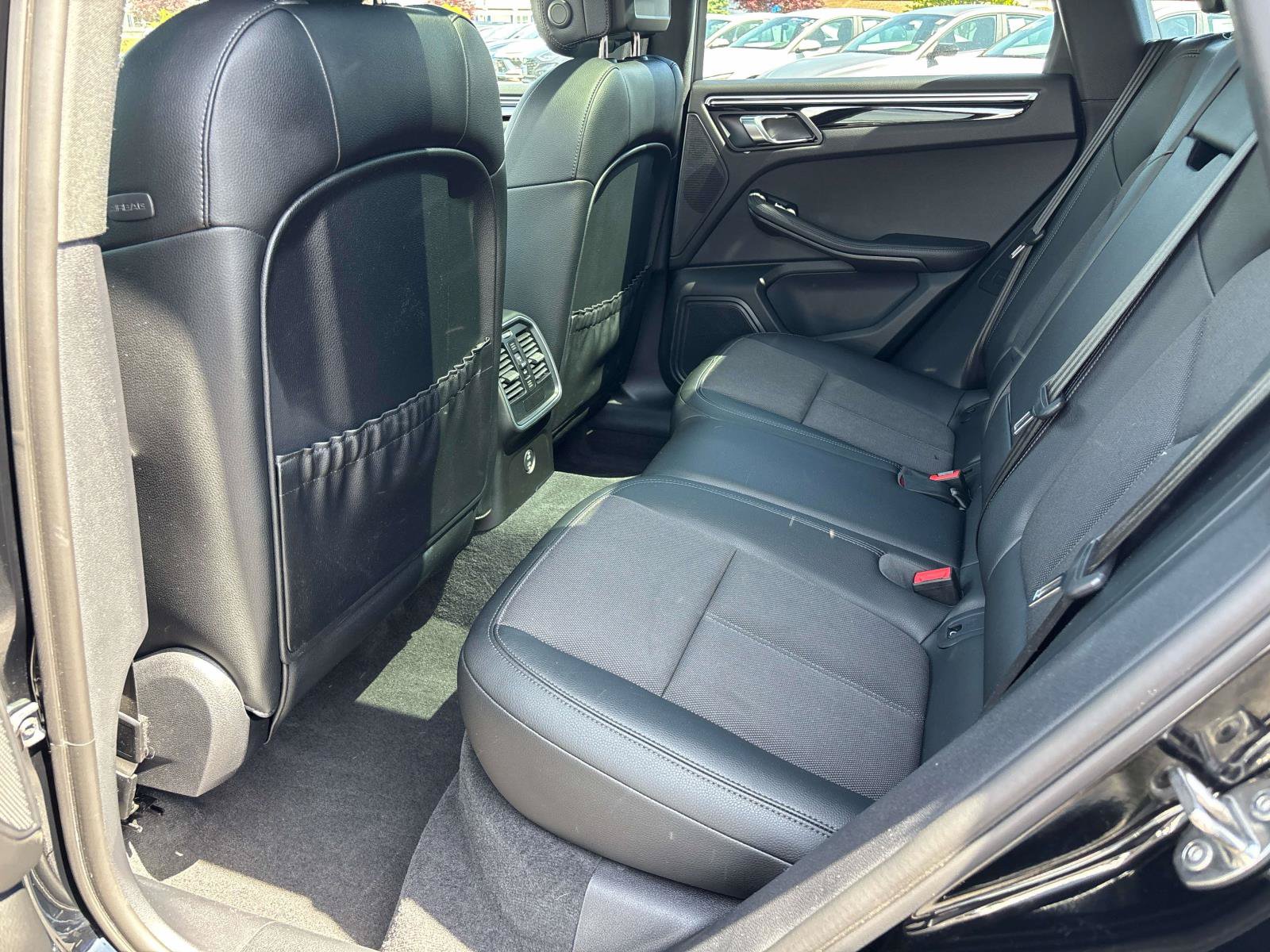 Used 2024 Porsche Macan AWD/4WD image 10