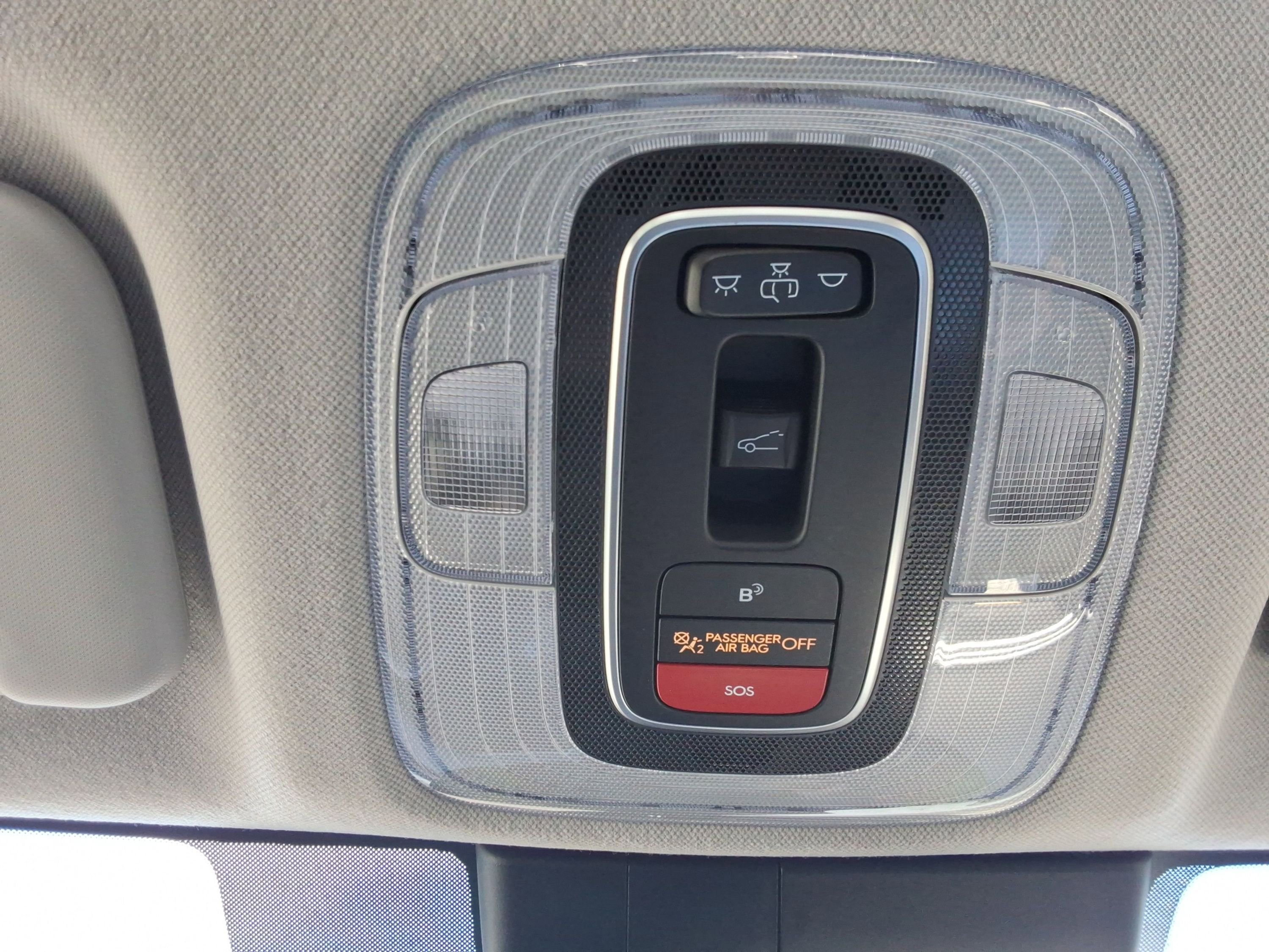 Used 2025 Hyundai Elantra Limited image 19