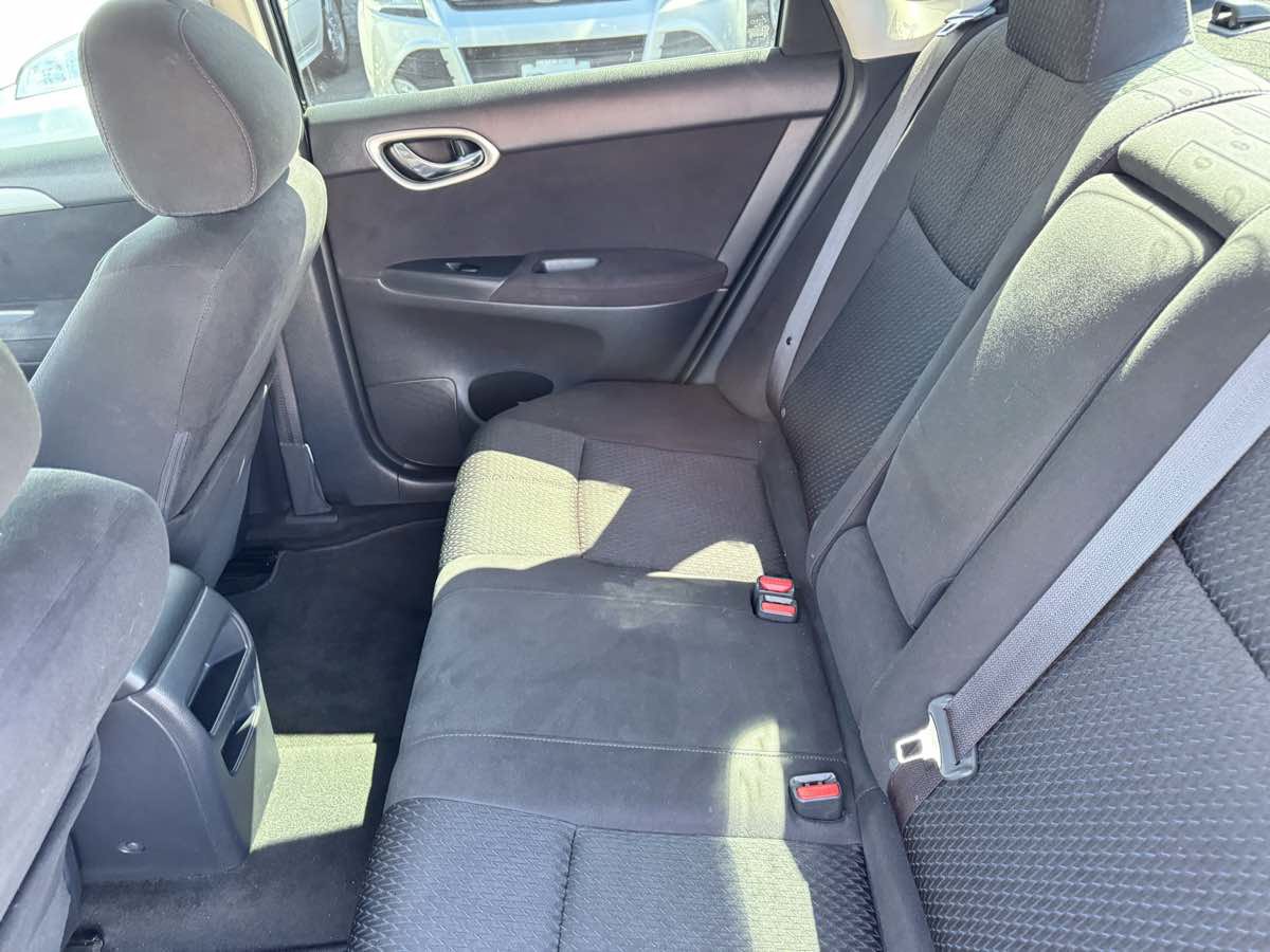Used 2014 Nissan Sentra SR FWD image 29