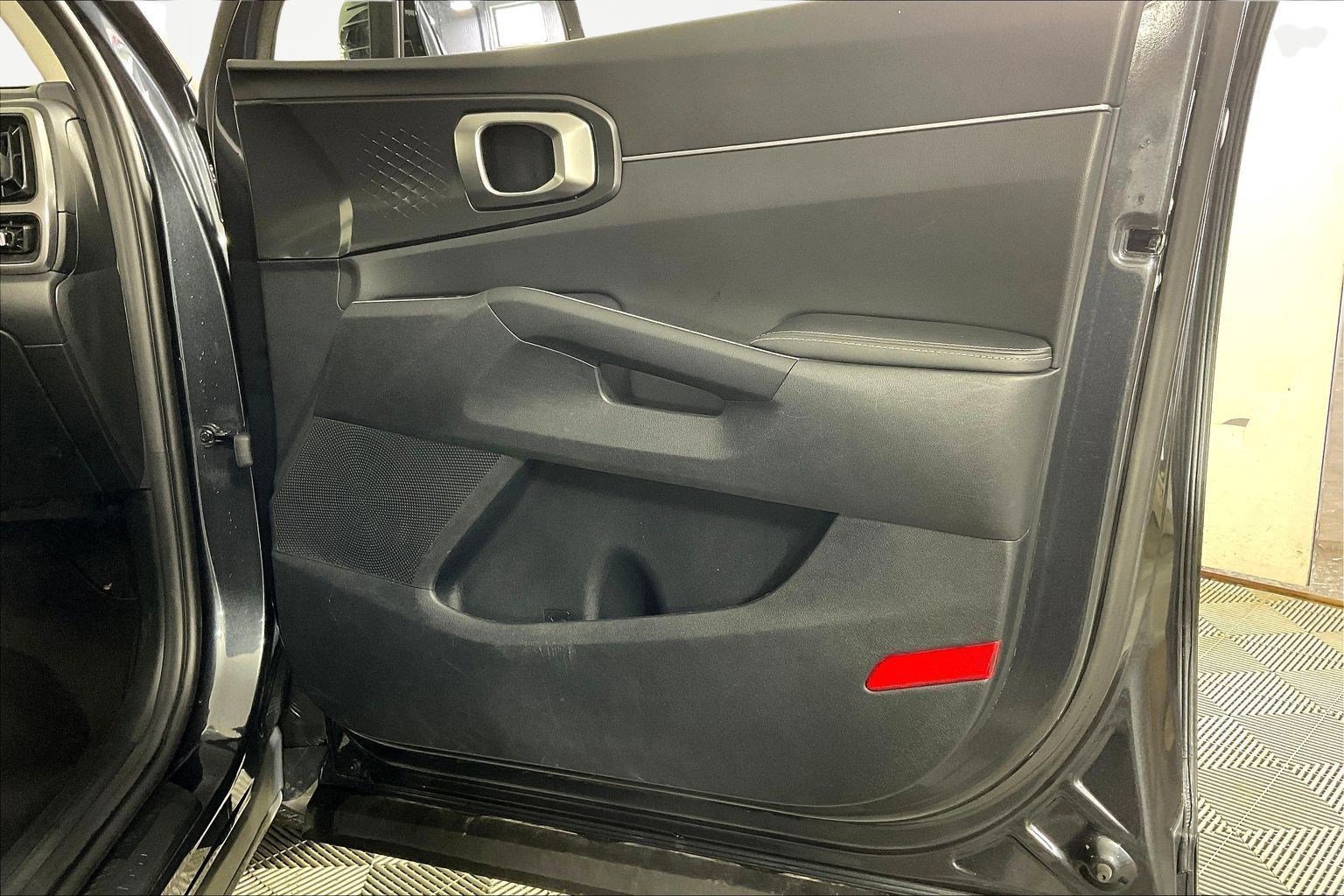 Certified 2023 Kia Sorento S w/ Panoramic Sunroof Package image 29