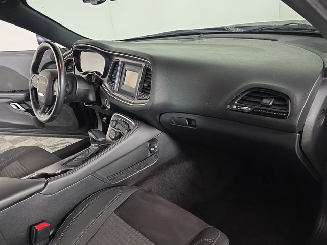 Used 2017 Dodge Challenger SXT image 18