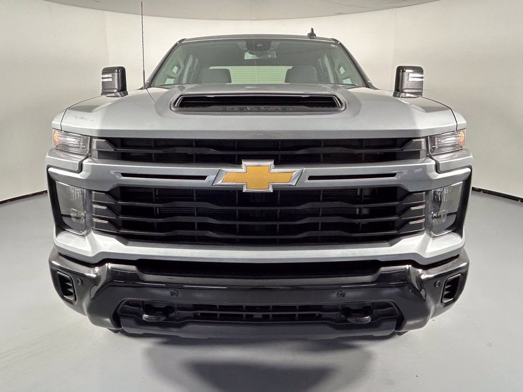 Used 2025 Chevrolet Silverado 2500 Custom w/ Custom Value Package AWD/4WD image 2