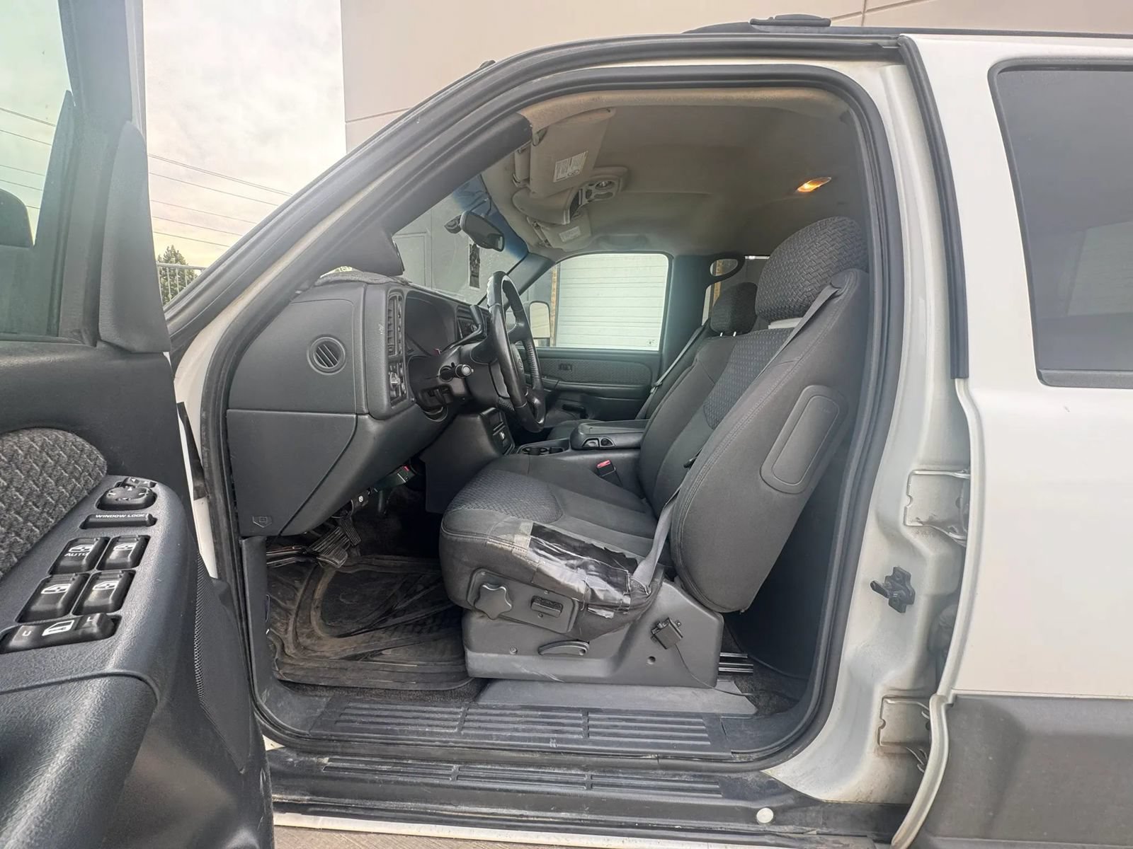 Used 2002 Chevrolet Avalanche 4x4 w/ Convenience Pkg image 10