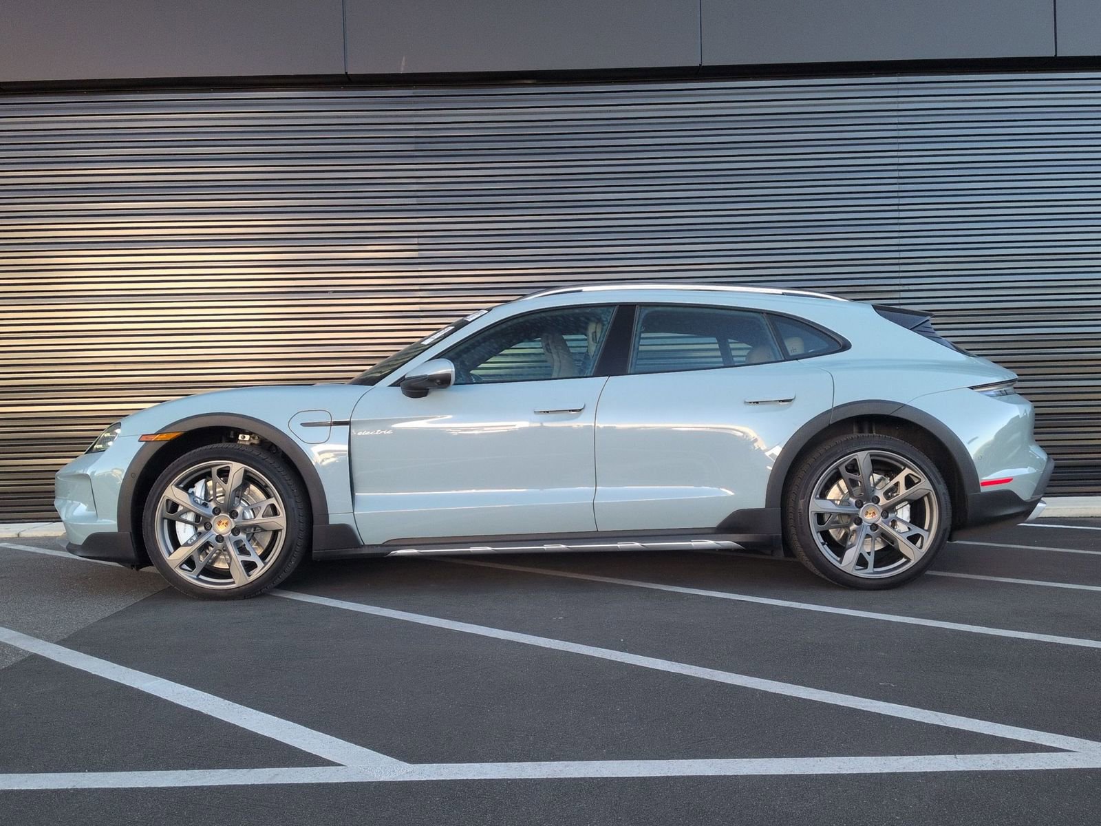 Certified 2025 Porsche Taycan 4 Cross Turismo image 2