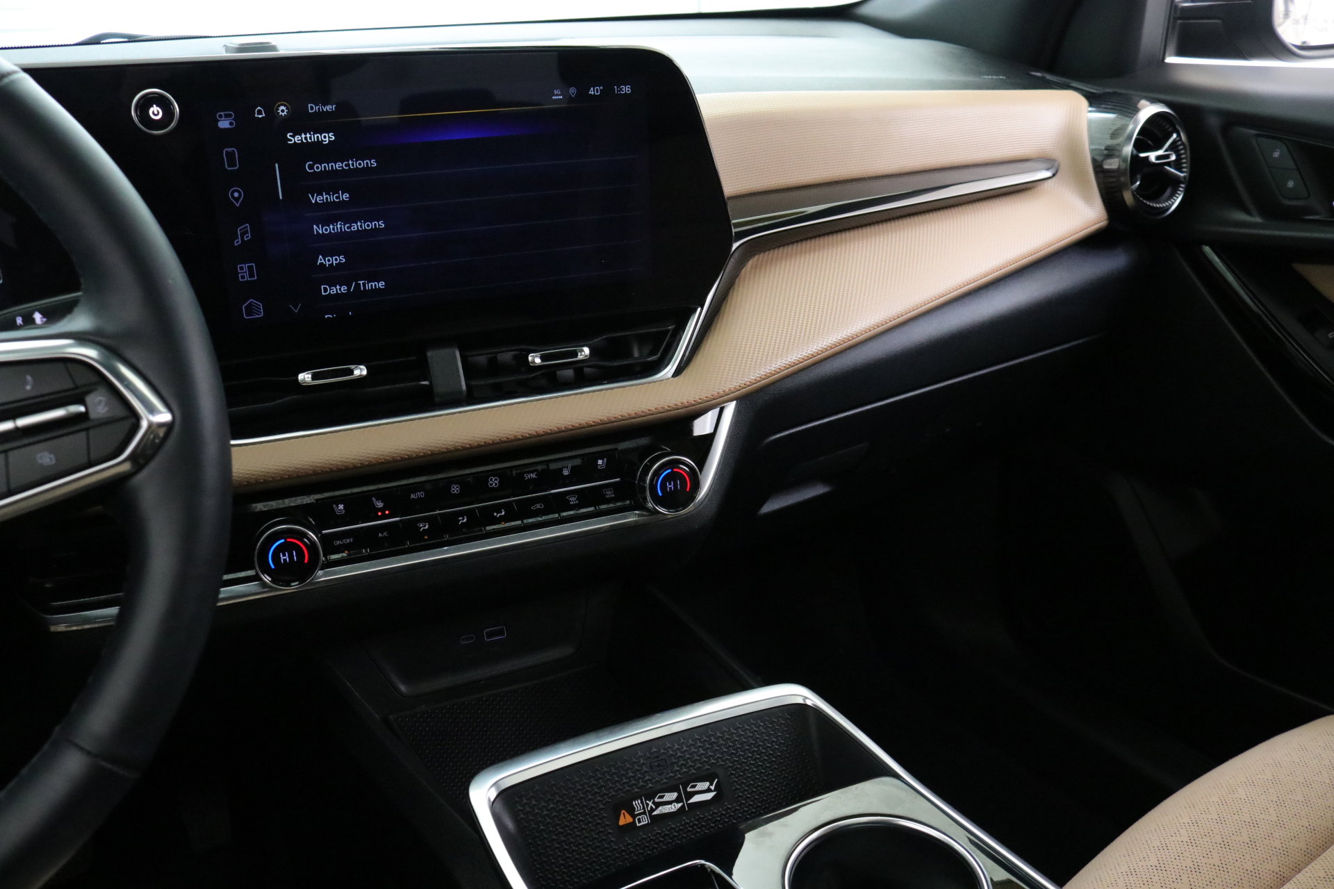 Used 2025 Chevrolet Equinox ACTIV w/ Safety and Technology Package image 17