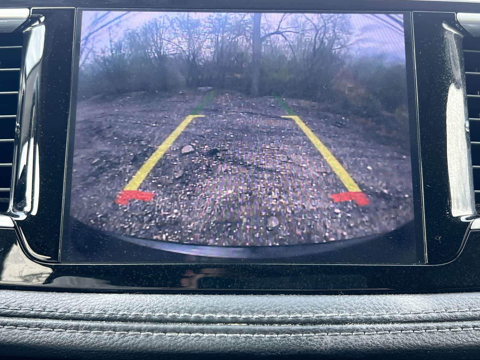 Used 2019 Chrysler Pacifica Limited w/ Tire & Wheel Group FWD image 29