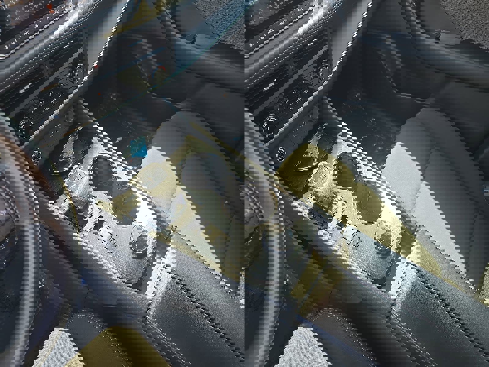 Used 2023 Nissan Rogue S image 27