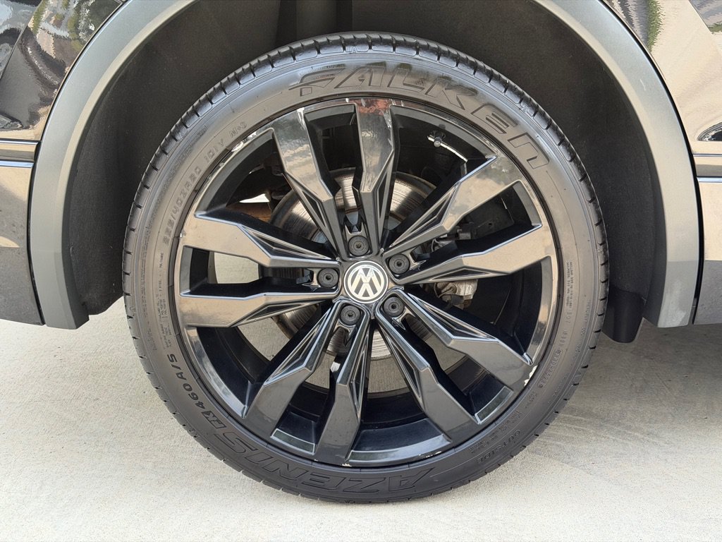 Used 2021 Volkswagen Tiguan SE R-Line AWD/4WD image 18