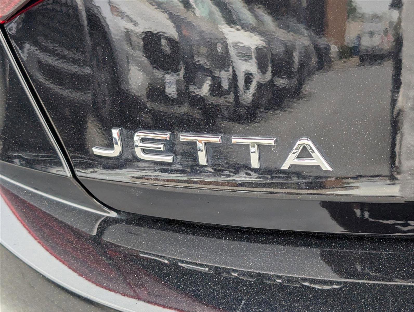 Used 2024 Volkswagen Jetta SE image 8