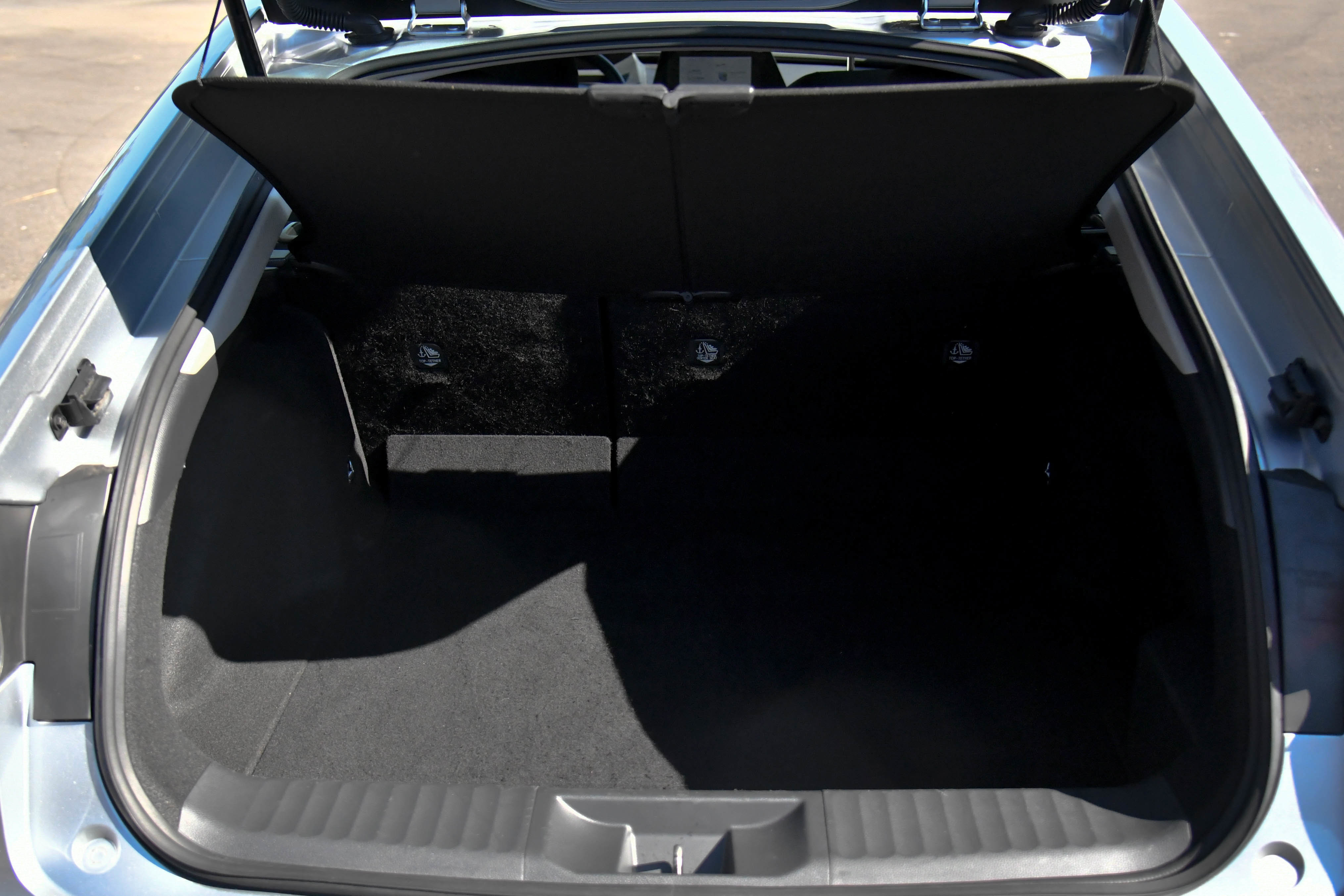 Used 2025 Toyota Prius LE image 40