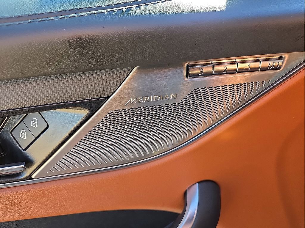 Used 2023 Jaguar F-PACE SVR image 22