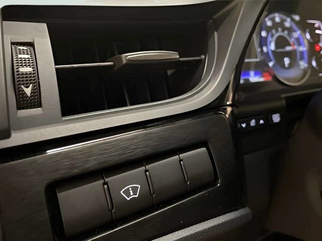 Used 2025 Lexus ES 350 w/ Premium Package FWD image 31