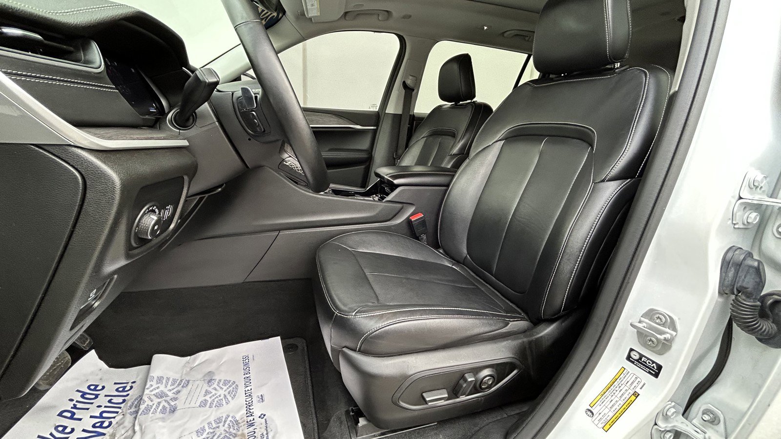 Used 2022 Jeep Grand Cherokee L Limited image 11