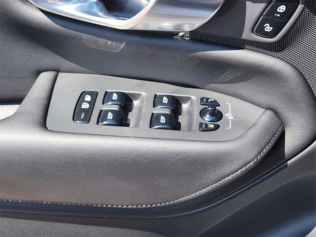 Used 2023 Volvo XC90 T8 Plus w/ Protection Package Premier image 4