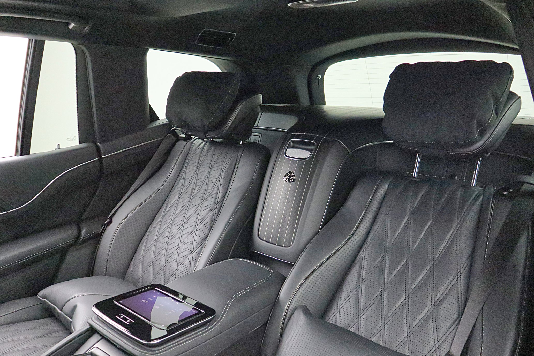 Used 2026 Mercedes-Benz Maybach GLS 600 4MATIC image 35